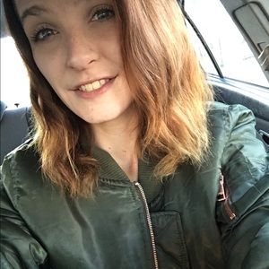 Meet your Posher, Kelsy